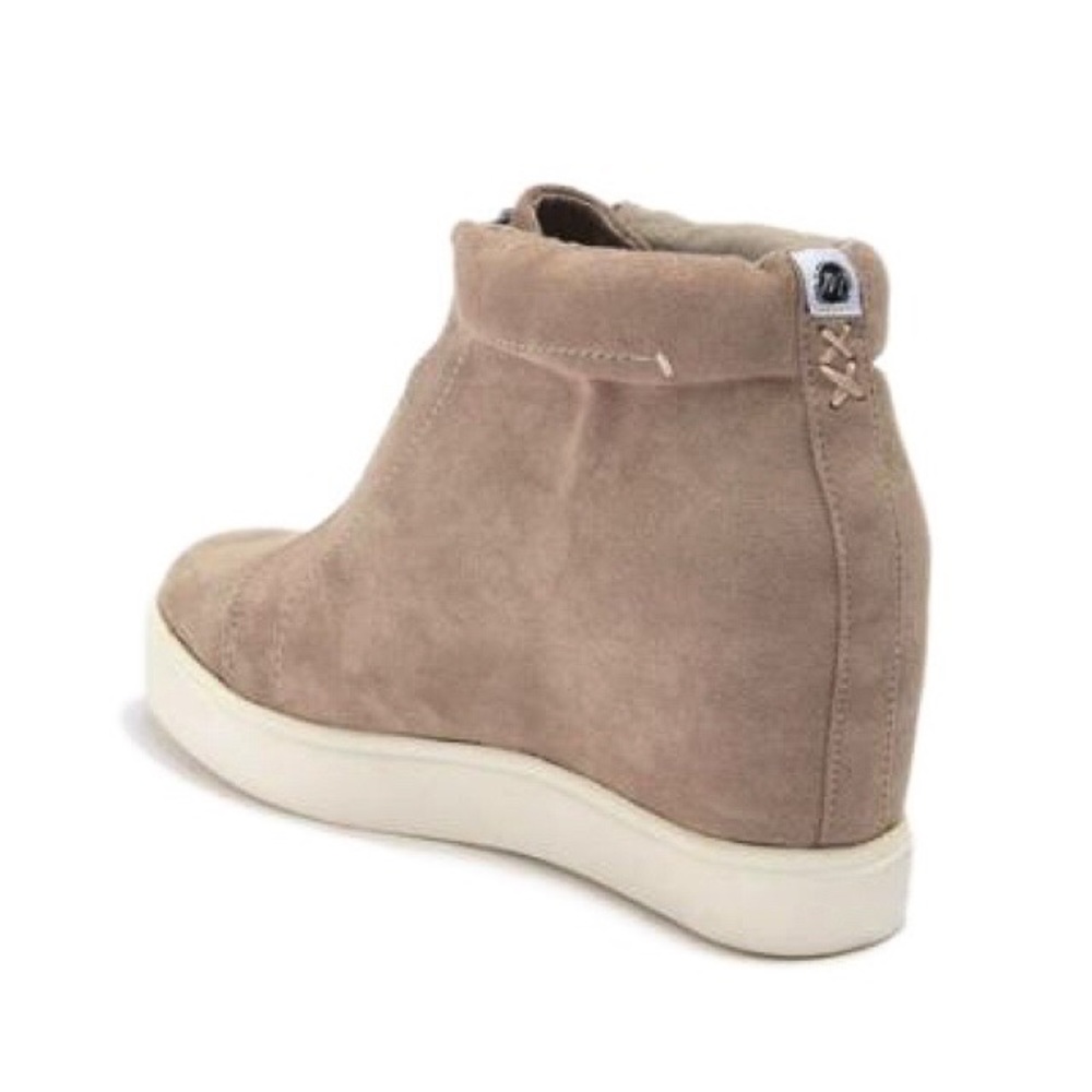 🆕 COCONUTS BY MATISSE ZIPPY HIDDEN WEDGE SNEAKERS - Picture 4 of 11